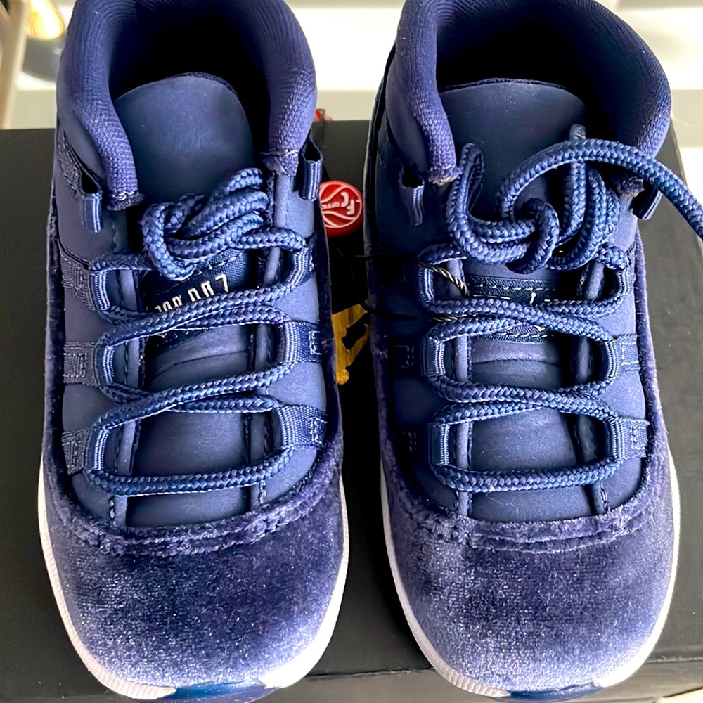 Jordan 11 retro midnight blue